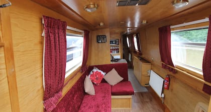 Narrowboat - Sleeps 4 - Lady Sophia