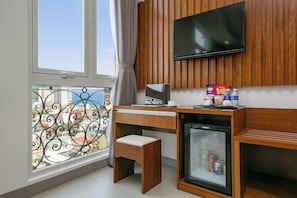 Suite Twin | Minibar, in-room safe, desk, laptop workspace - Prague Hotel (Da Nang)