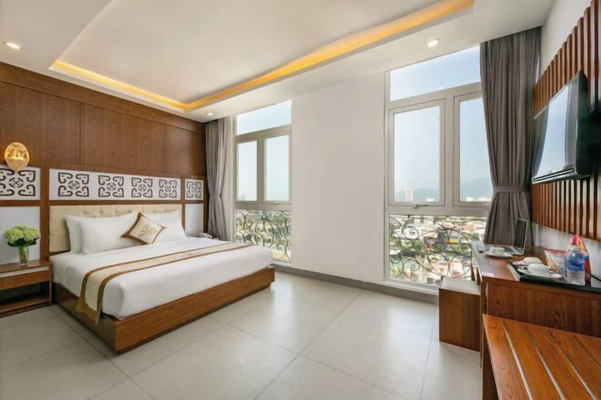 1 bedroom, minibar, in-room safe, desk