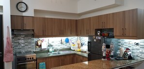 Private kitchen - 523 Bristle Ridge (Baguio)