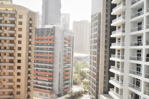 Balcony - Beautiful One Bedroom Apartment in Tecom (Dubai)