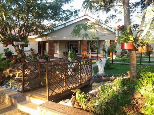 Palmen- und Rosengarten, Golden Acres