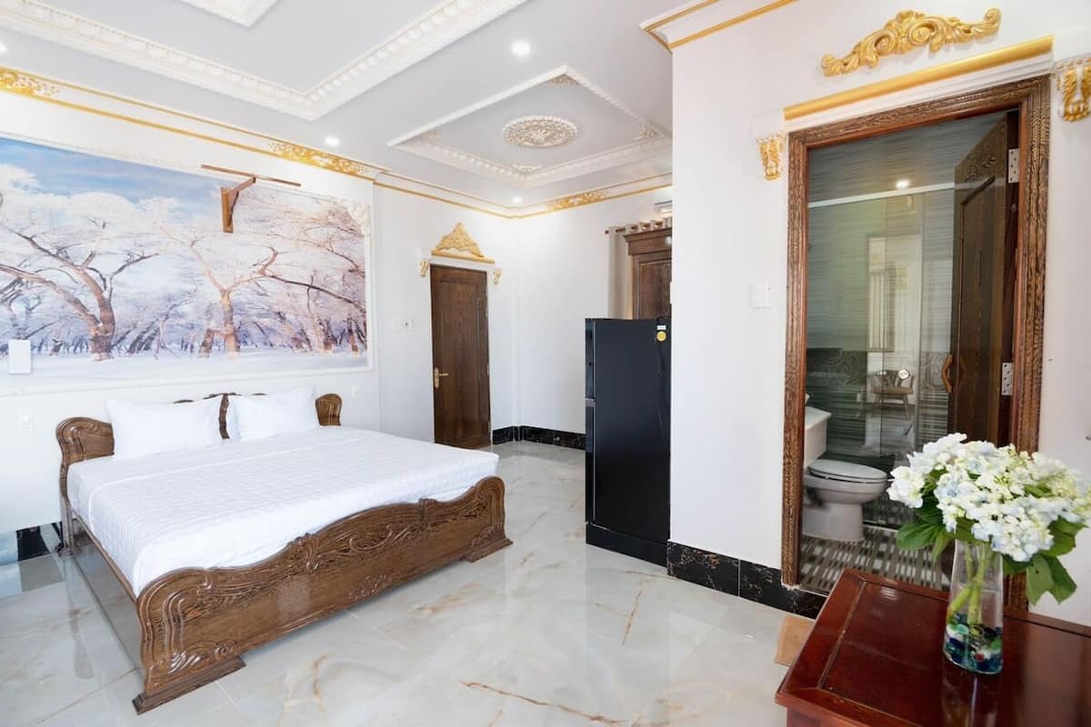 Superior Double Room | 1 bedroom, premium bedding, minibar, desk