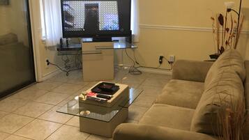 Televisor intel·ligent i llibres