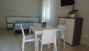 Repas dans la chambre