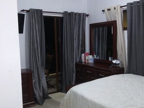 2 Schlafzimmer, Bügeleisen/Bügelbrett, Internetzugang, Bettwäsche