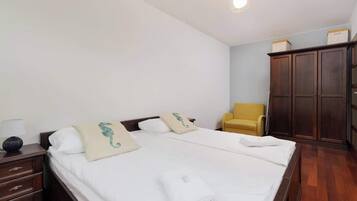 1 bedroom, iron/ironing board, WiFi, bed sheets