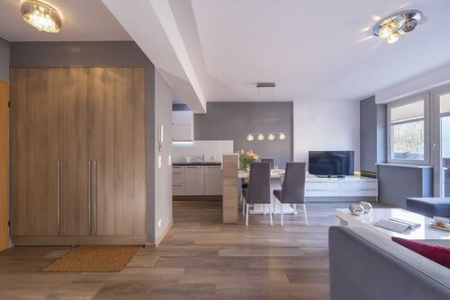 Secret Garden | Near the Beach Apartment | Parking