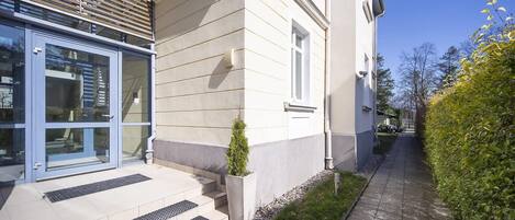 تفاصيل الفندق من الخارج