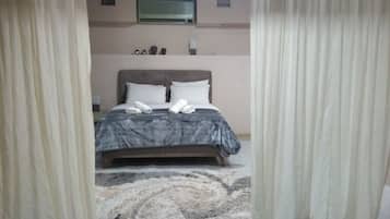 Suite monolocale | Con stile personalizzato, con arredamento individuale, postazione laptop