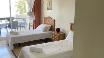 2 slaapkamers, een strijkplank/strijkijzer, reisbedje, gratis wifi