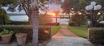 Lakefront Near Legoland Easy Drive to  Disney / Theme Parks 