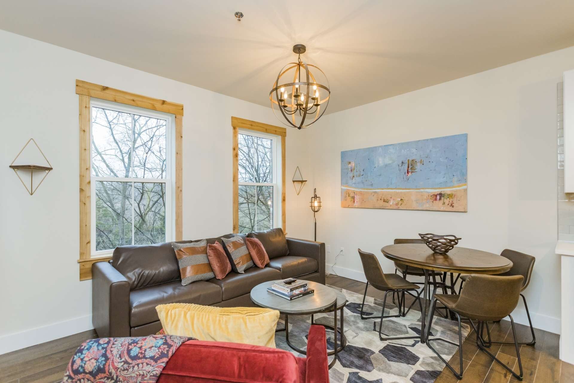 TB211 ~ Executive Suite with Pool ~ 1865 Club/Bar On Site ~ Near Downtown Broadway Midtown and Gulch