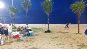 Beach nearby, sun loungers, beach towels