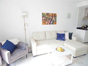 TV - Town House Alhambra 9 in Nerja (Nerja)