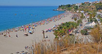 Alhambra 9, moderni rivitalohuoneisto upealla näkymällä Urbissa. Alhambra Nerja