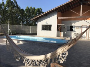 Indoor pool - House in Meaípe 03 individual suites + Pool + Barbecue kiosk (Nova Guarapari)