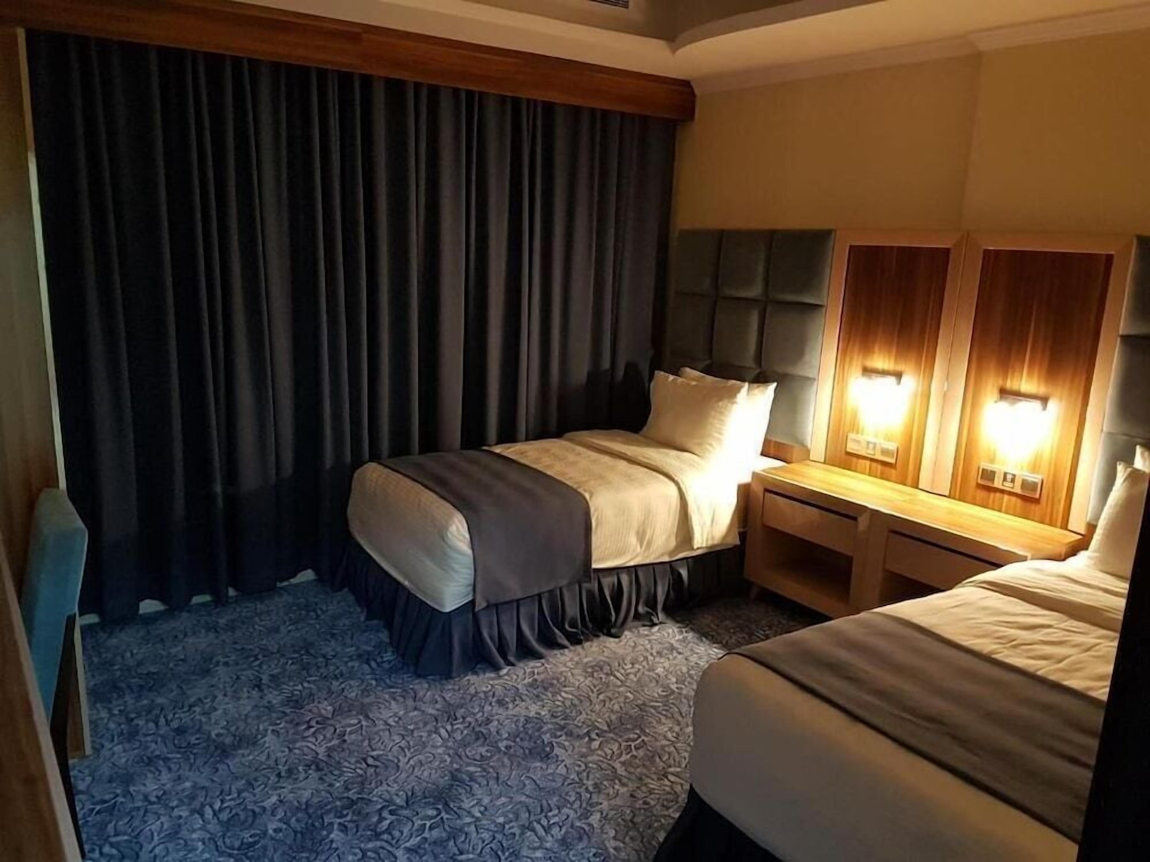 Minibar, in-room safe, individually decorated, individually furnished