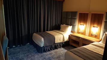 Minibar, in-room safe, individually decorated, individually furnished