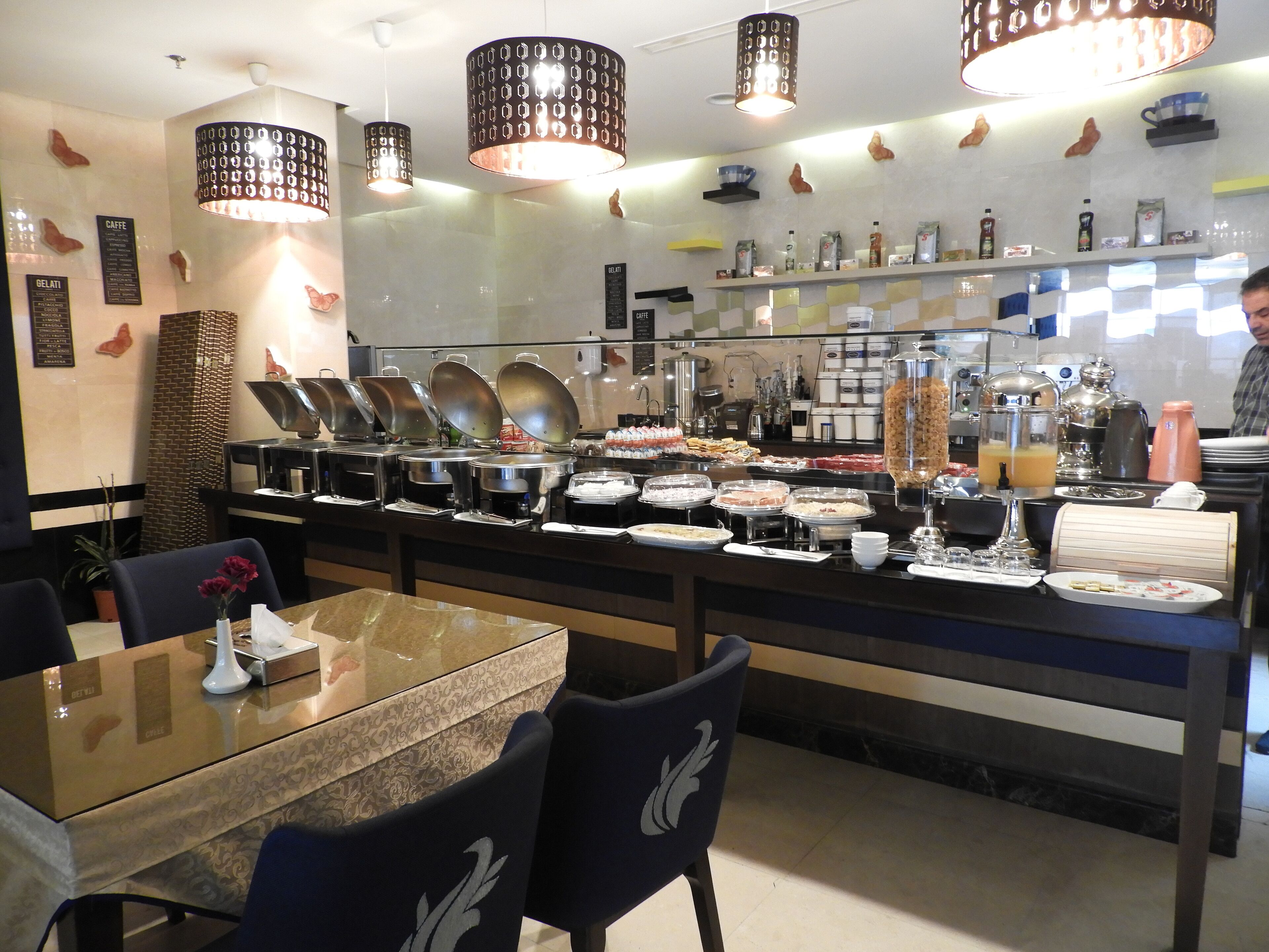 Frukostbuffé varje dag mot avgift