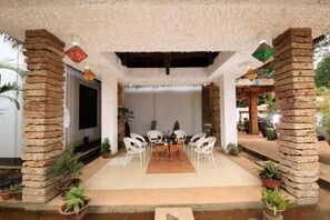 Coin salon dans le hall