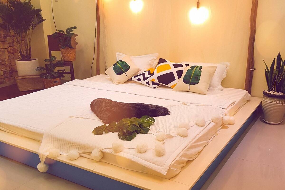 Iron/ironing board, free WiFi