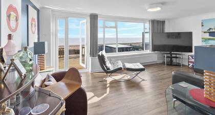 Oceanfront Luxury Home with Fantastic Views