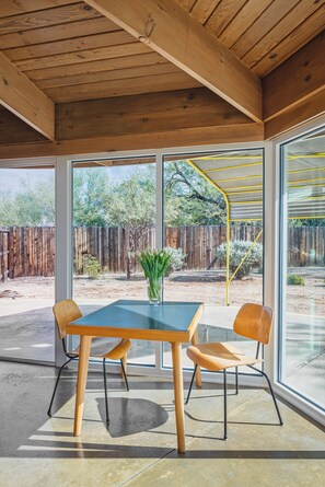 Dining - The Historic Ball-Paylore House: Landmark of Modernist Architecture and Design (Tucson)