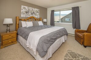 3 quartos, ferros/tábuas de passar roupa, Wi-Fi, roupa de cama