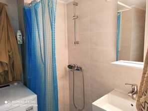 Hair dryer, towels, toilet paper - Philoxenia athens apartment 15 minutes from acropolis (Athina)