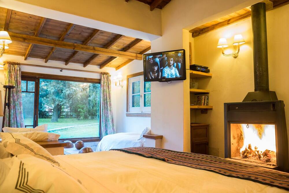 Estancia El Cencerro: Privacy, Nature and Art