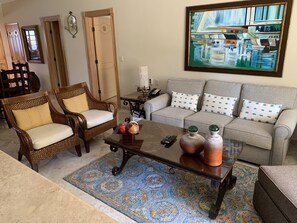 Smart TV, DVD player, stereo