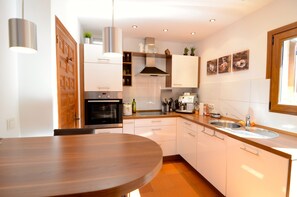 Réfrigérateur, micro-ondes, four, lave-vaisselle