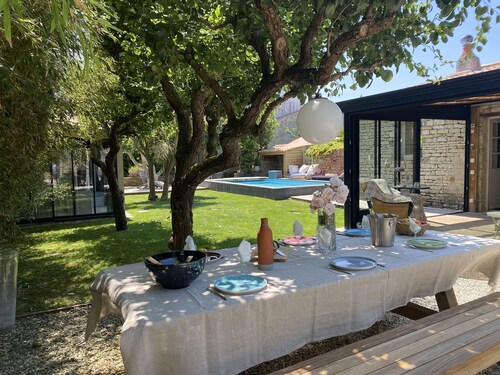 character house with private garden and swimming pool parking