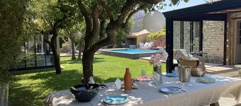 character house with private garden and swimming pool parking