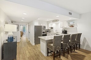 Fridge, microwave, oven, stovetop - Upgraded SEAGROVE Villa!  Beachside, Desirable Location! Pool Access! (Isle Of Palms)