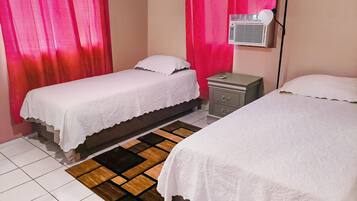 2 chambres, fer et planche Ă repasser, Wi-Fi gratuit, draps fournis