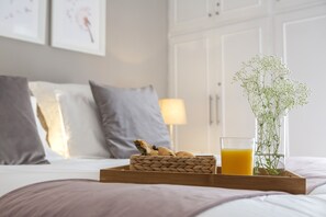 2 Schlafzimmer, Zimmersafe, Schreibtisch, Bügeleisen/Bügelbrett