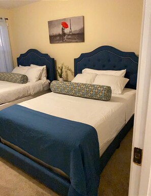 3 bedrooms, iron/ironing board, WiFi, bed sheets