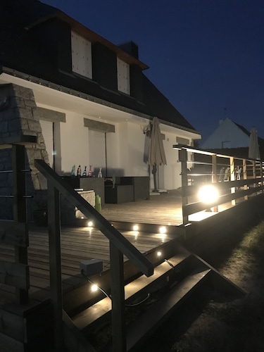 Quai 20 : House with swimming pool sleeps 10 by the sea