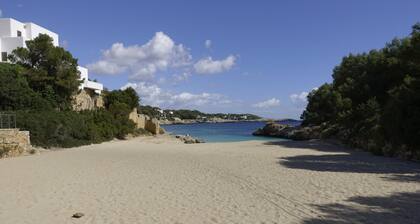 Beautiful beachfront private villa with swimming pool in Cala d'Or