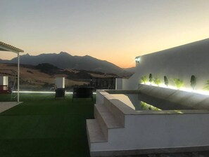 Property grounds - EL MIRADOR HOUSE IN MONTECORTO (Montecorto)