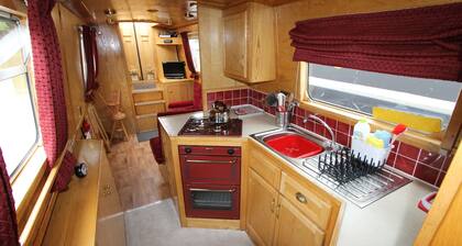 Narrowboat - Sleeps 6 - Columbina