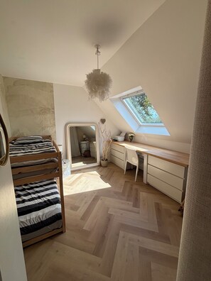 4 Schlafzimmer, Bügeleisen/Bügelbrett, Reisekinderbett, kostenloses WLAN