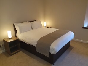 Deluxe-Zimmer | Schreibtisch, Verdunkelungsvorhänge, schallisolierte Zimmer
