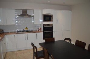 Microones, cafetera i tetera, bullidora elèctrica i torradora 