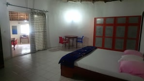 2 chambres, fer et planche Ă repasser, Wi-Fi, draps fournis