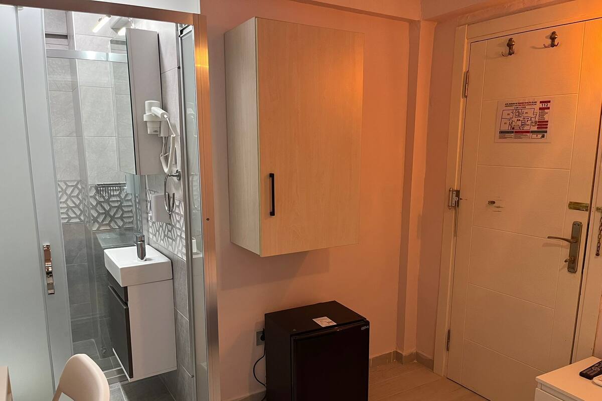 Standard Single Room, 1 Twin Bed | Premium bedding, laptop workspace, soundproofing, iron/ironing board