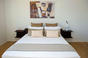 4 bedrooms, iron/ironing board, free WiFi, bed sheets