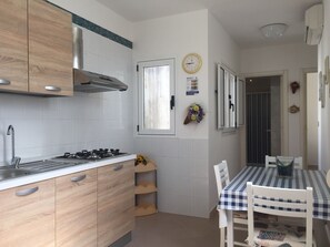 Fridge - Two-room apartment facing the sea (Santa Maria al Bagno)